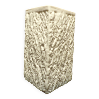 Vase ingrid brutaliste en opaline