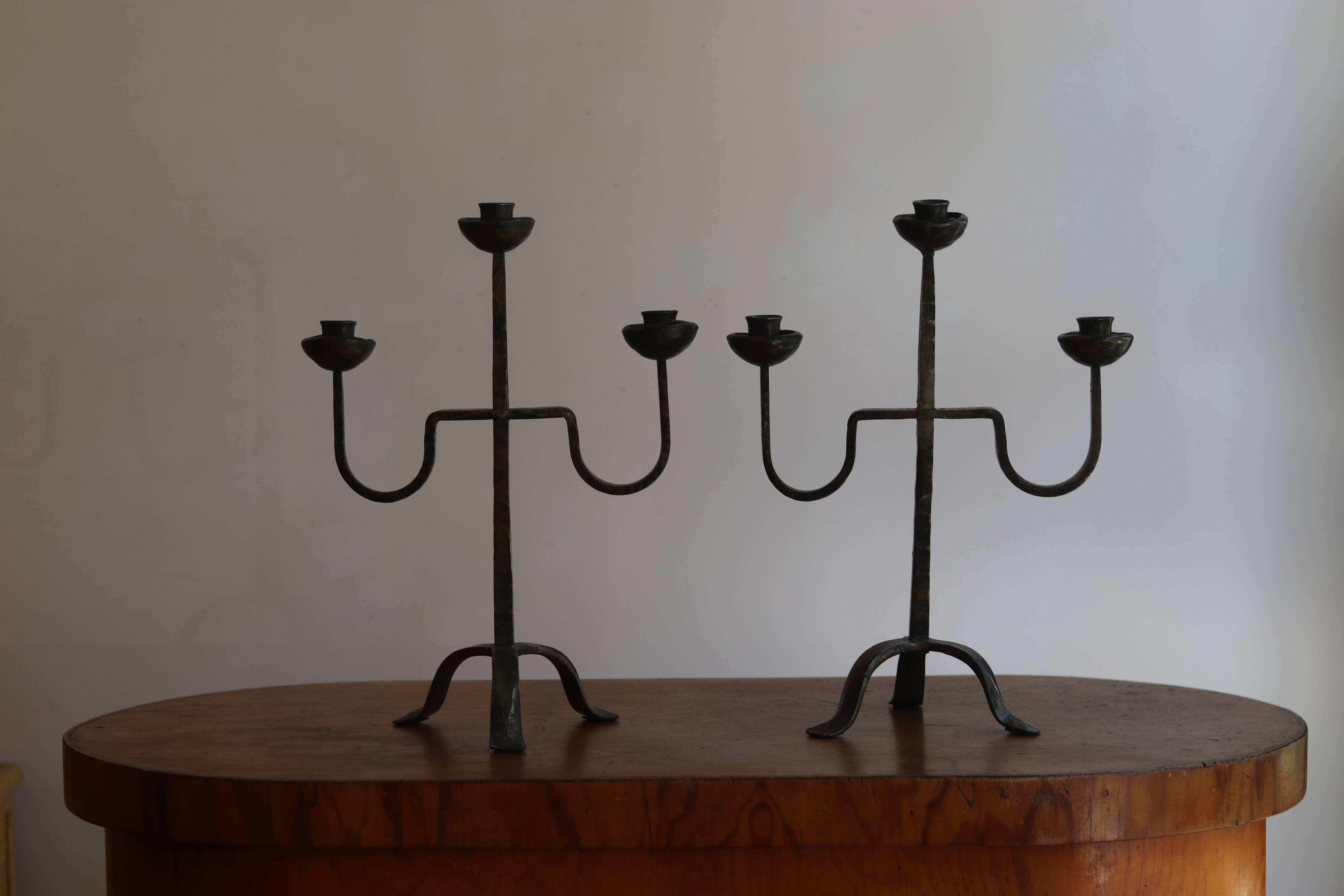 Paire de candélabres brutalistes en bronze, années 1960