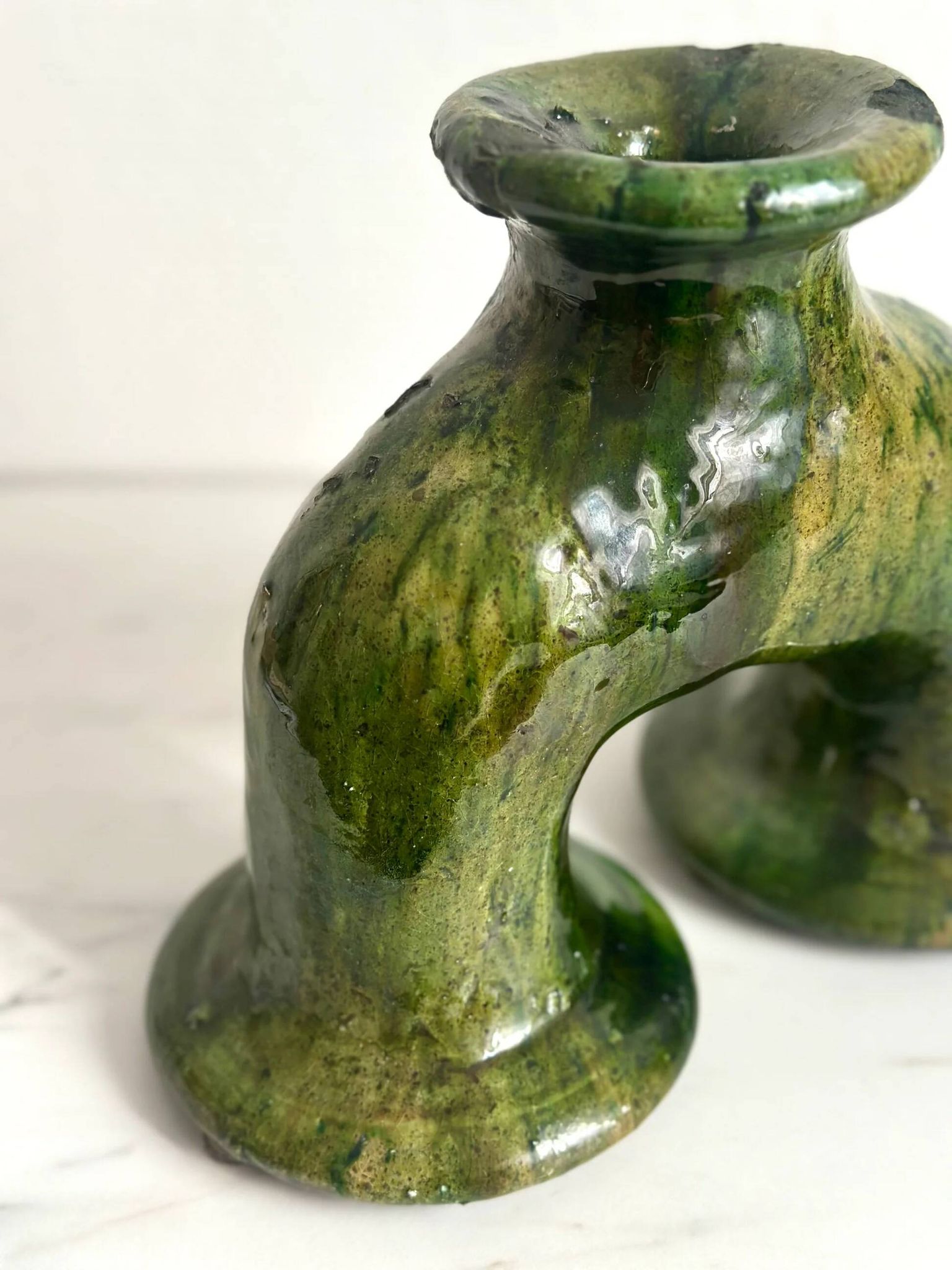 Sculptural vase in glazed ceramic from Tamegroute.