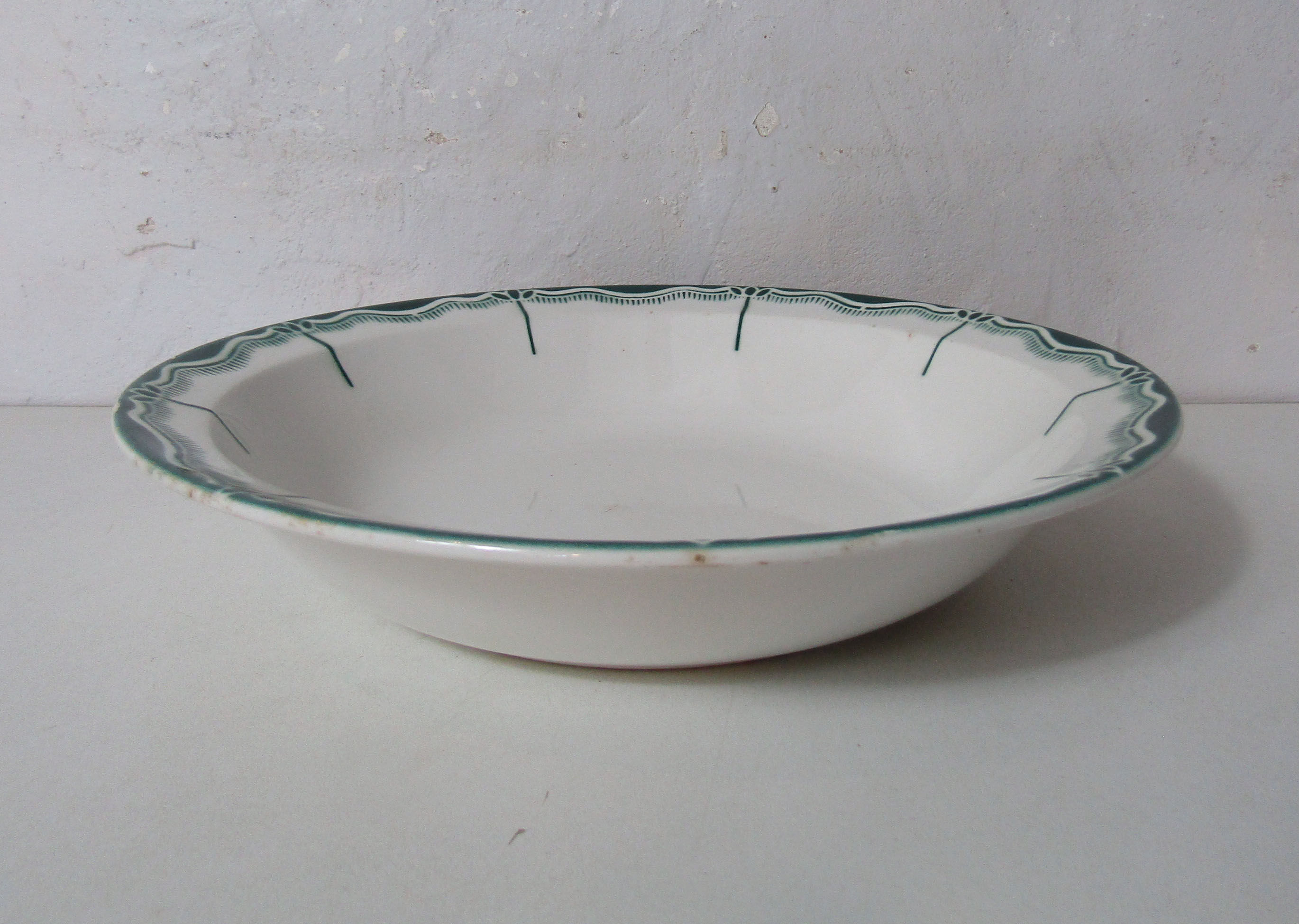 Round dish Digoin Sarreguemines model Pascal