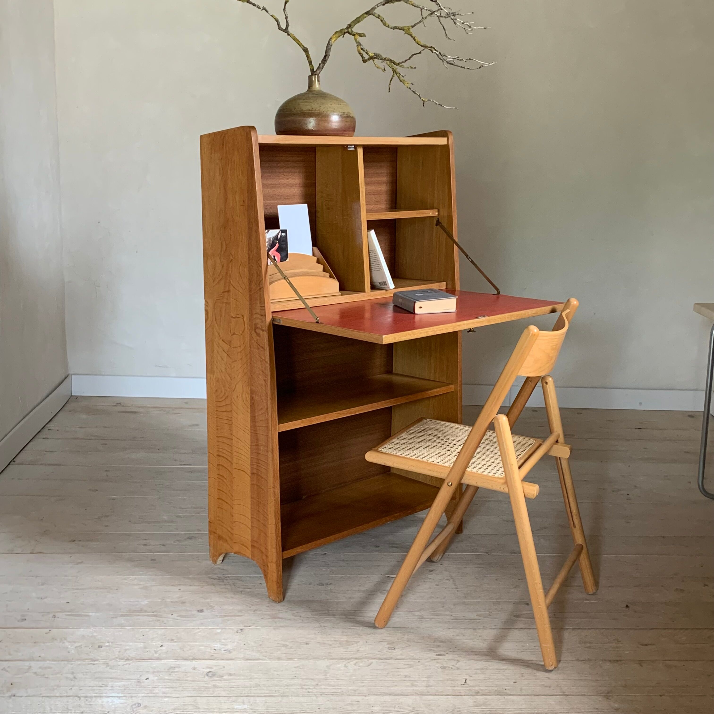 Secretary vintage pyramidal library