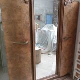 Art Deco cabinet in walnut burl