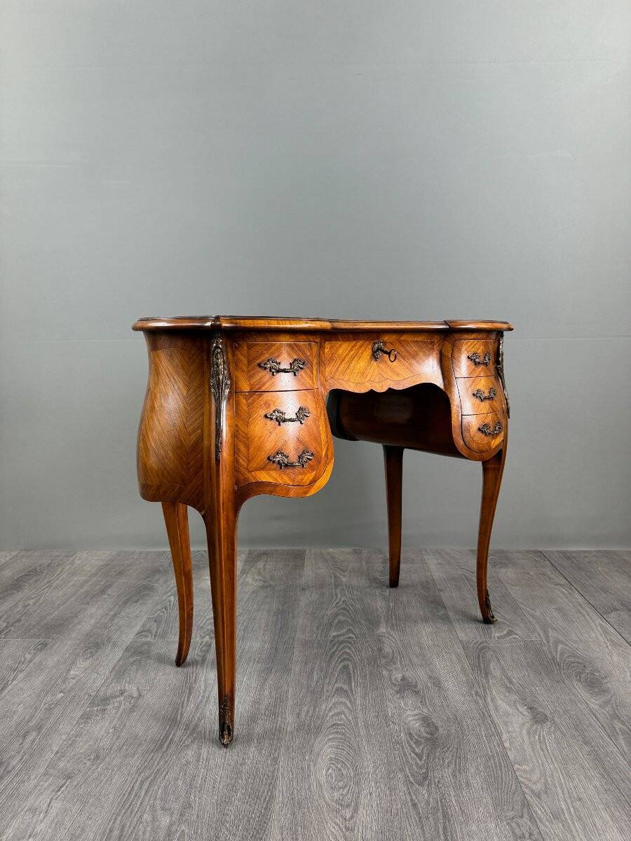 Coiffeuse de style Louis XV marquetée, XXe siècle