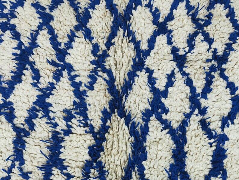 Traditional handmade Berber rug size 150 x 250 cm