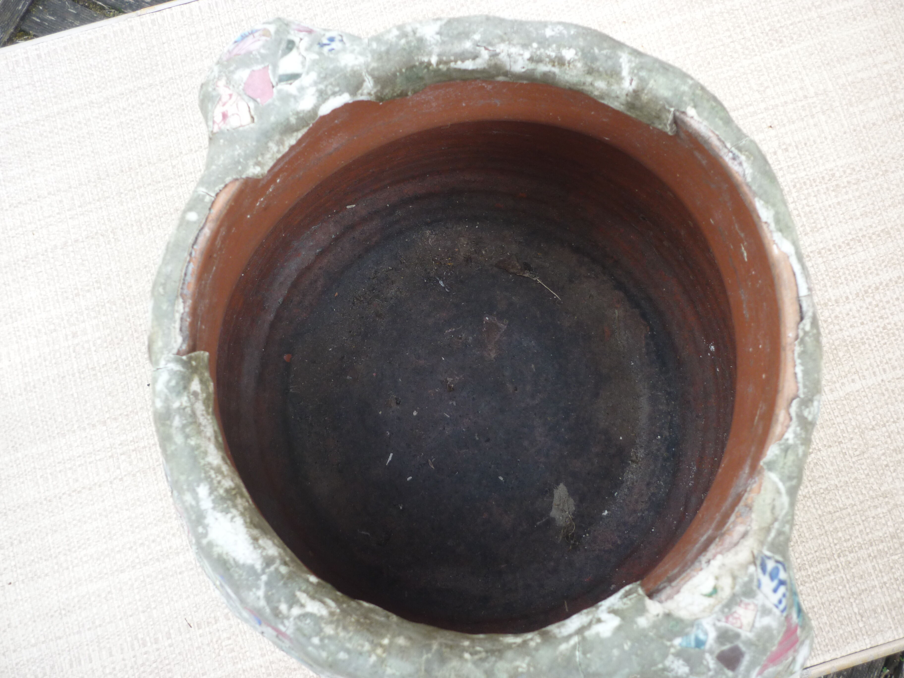 Pot terracotta mosaic called picassiette