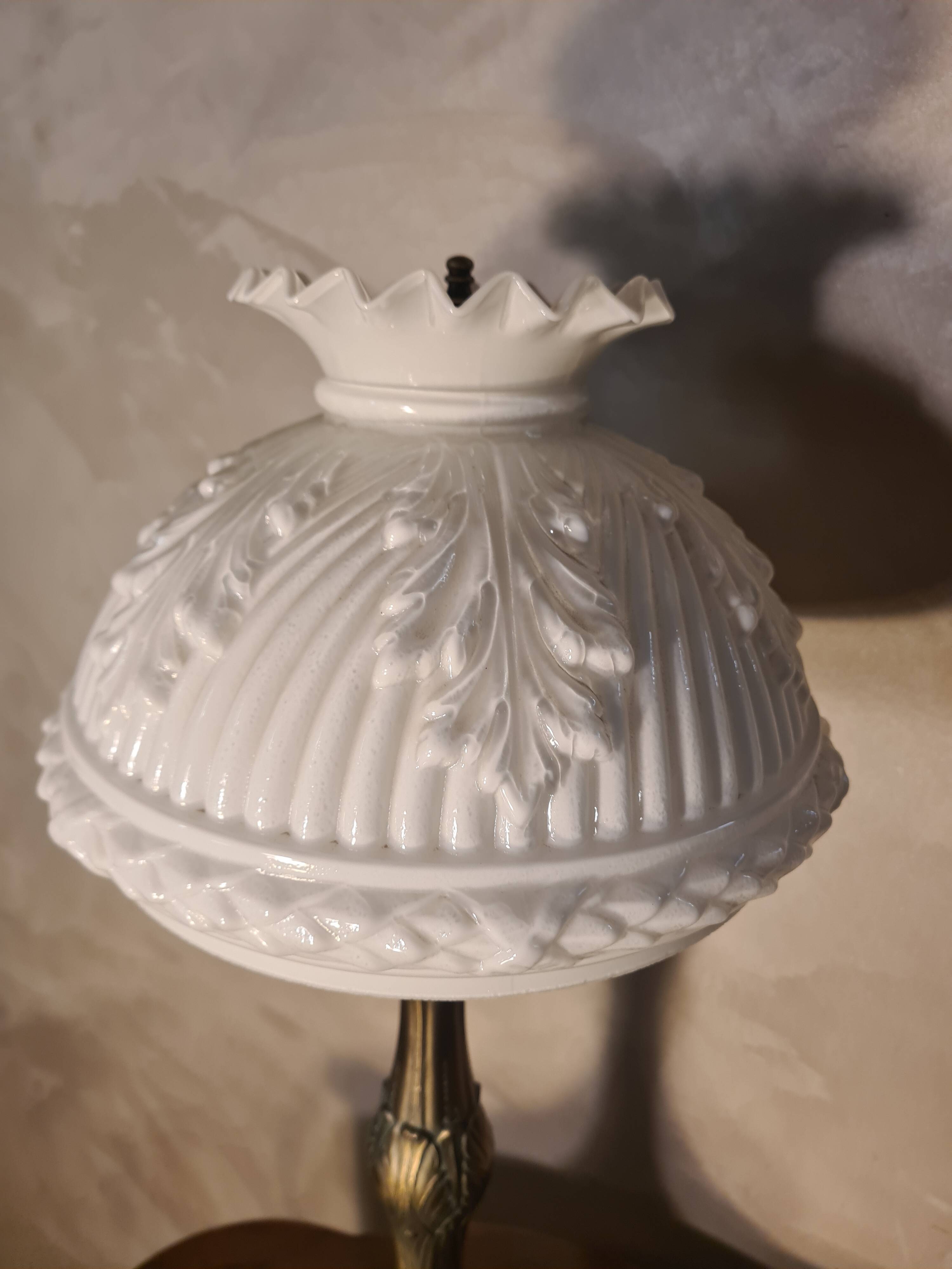 Patinated regulable lamp with a moulded white opaline shade from 1900, 52x26, very beautiful.