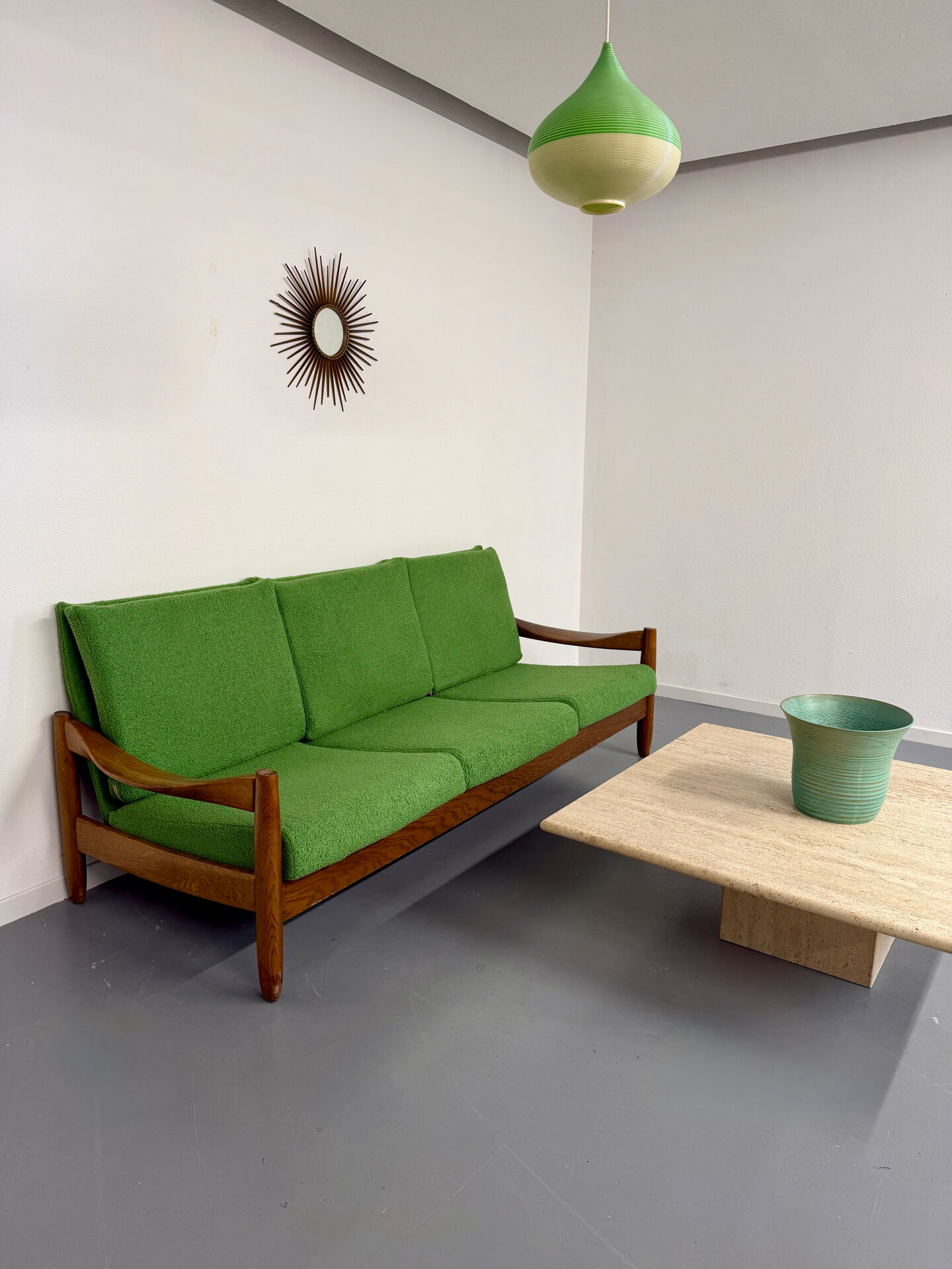 Vintage 3-seater canapé in solid oak with boucle fabric, Scandinavian design from the 70s.