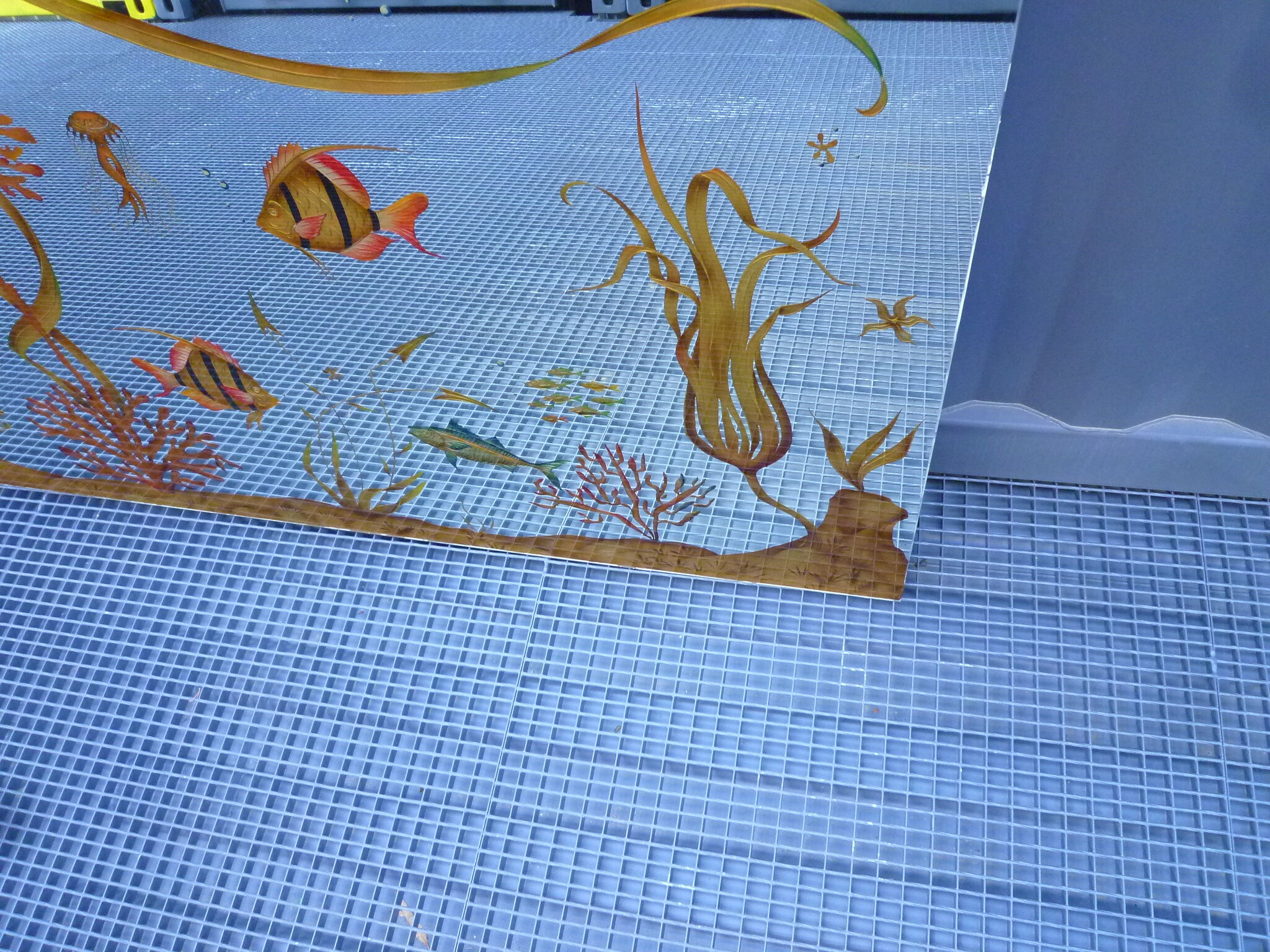 Eglomisé mirror seabed