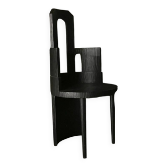 Chaise sculpturale en chêne room studio primitive et moderne