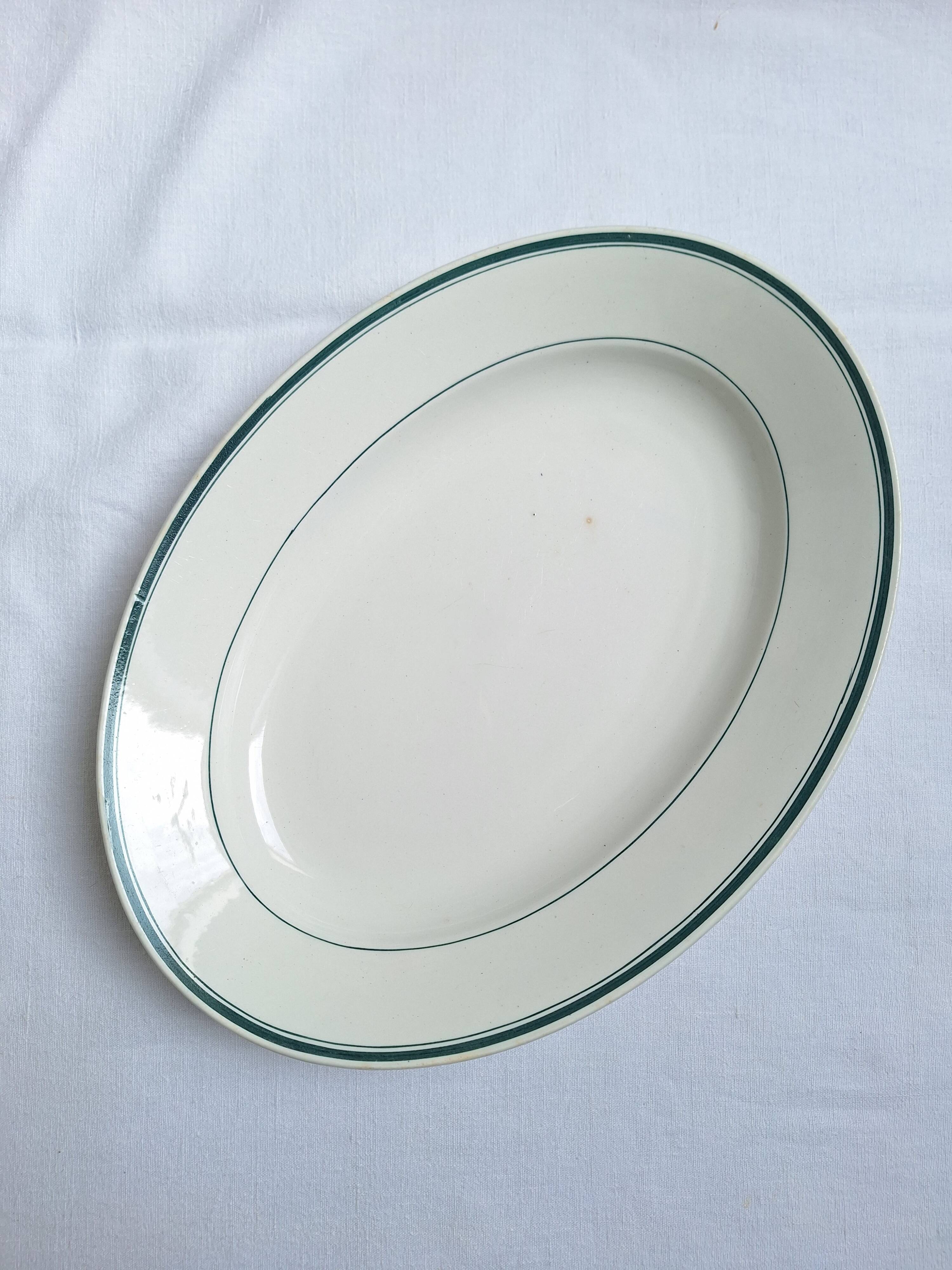 Green oval shallow dish Moulin des Loups