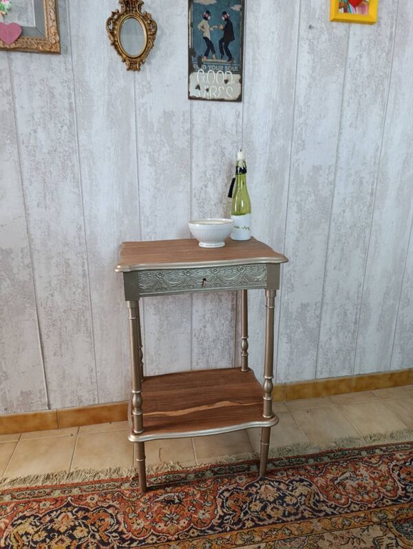 Travailleuse couture/ Meuble d'appoint doré