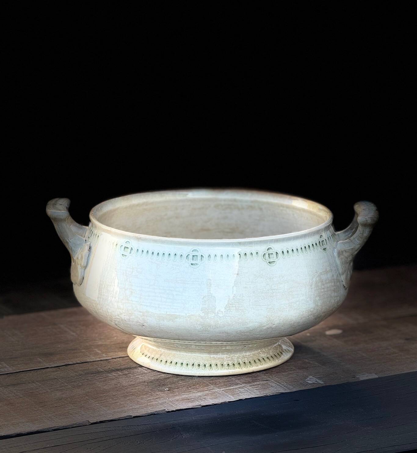 Vegetable dish (or soup tureen) Creil & Montereau, Dublin