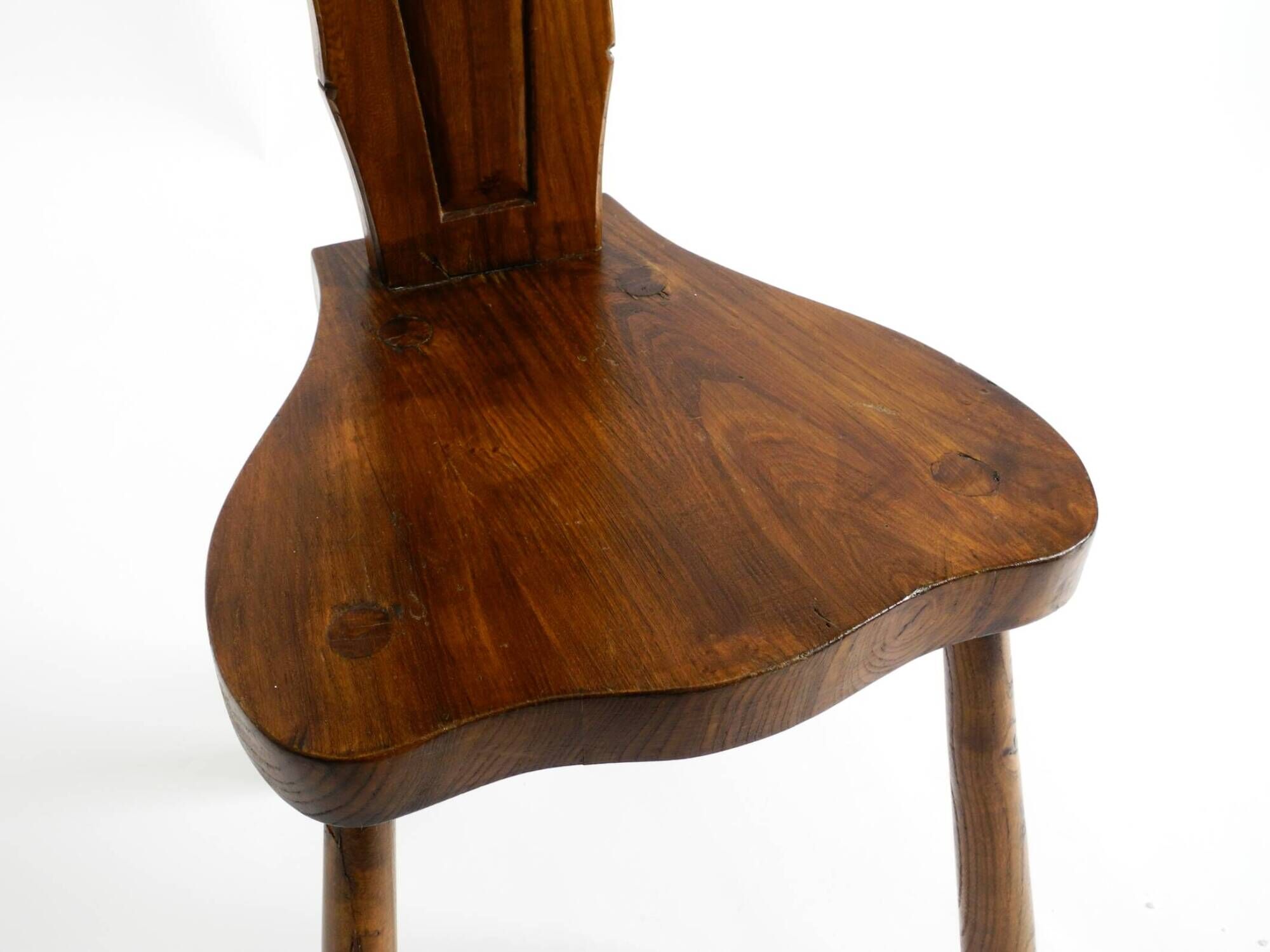 Solid wood chair with an ornate, hand-carved backrest – Made in Spain