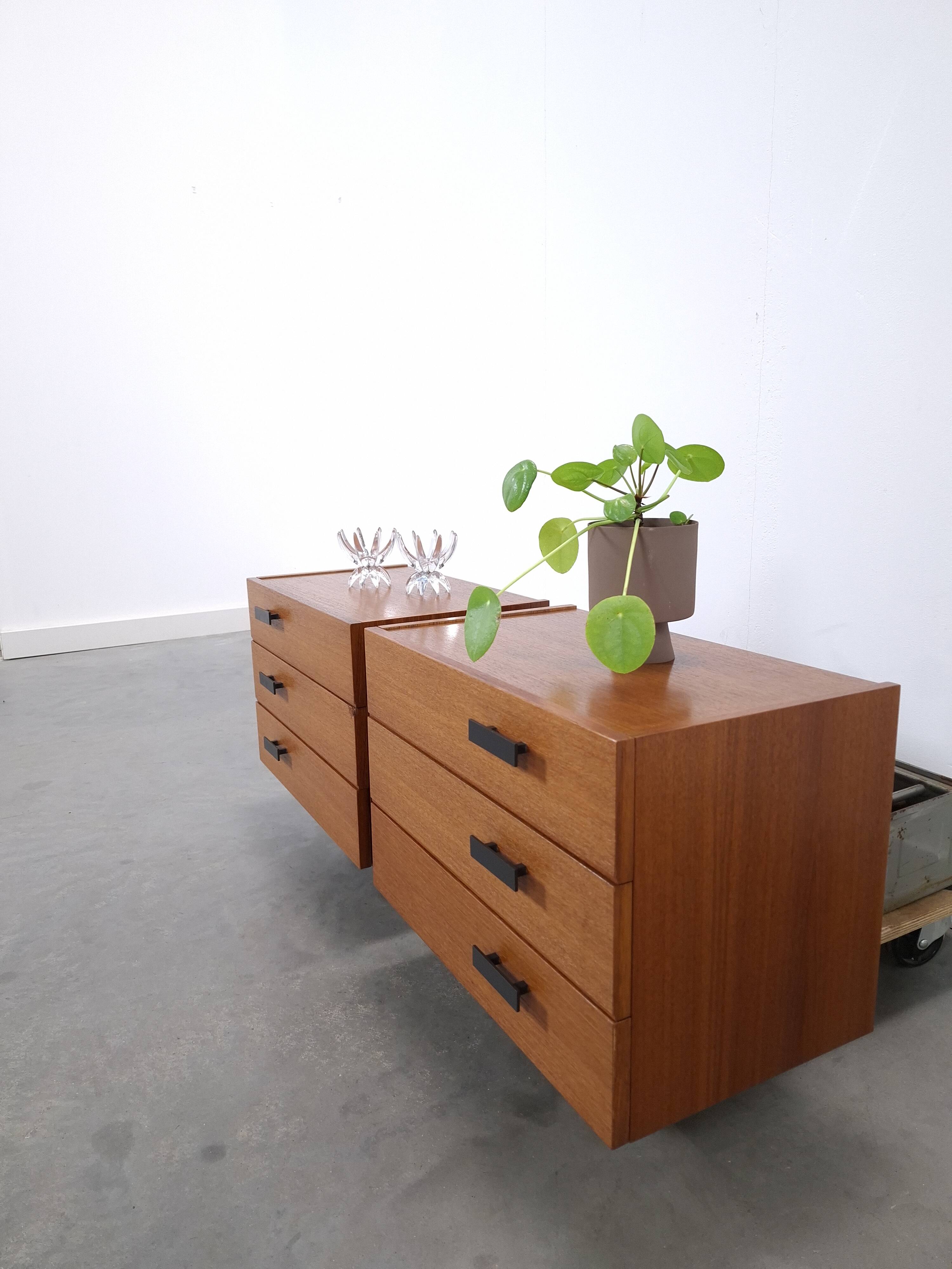 Set teak zwevende nachtkastjes met lades Denemarken