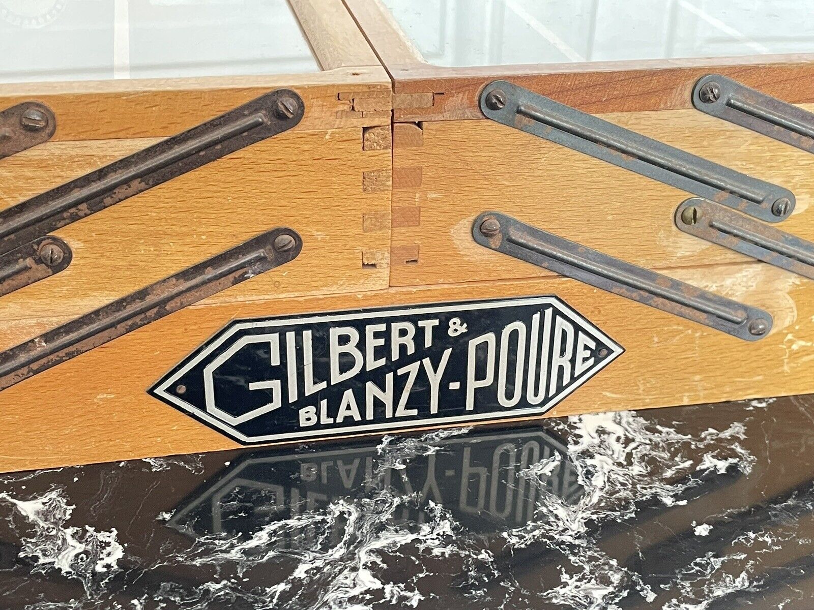 Pen display Gilbert & Blanzy Poure