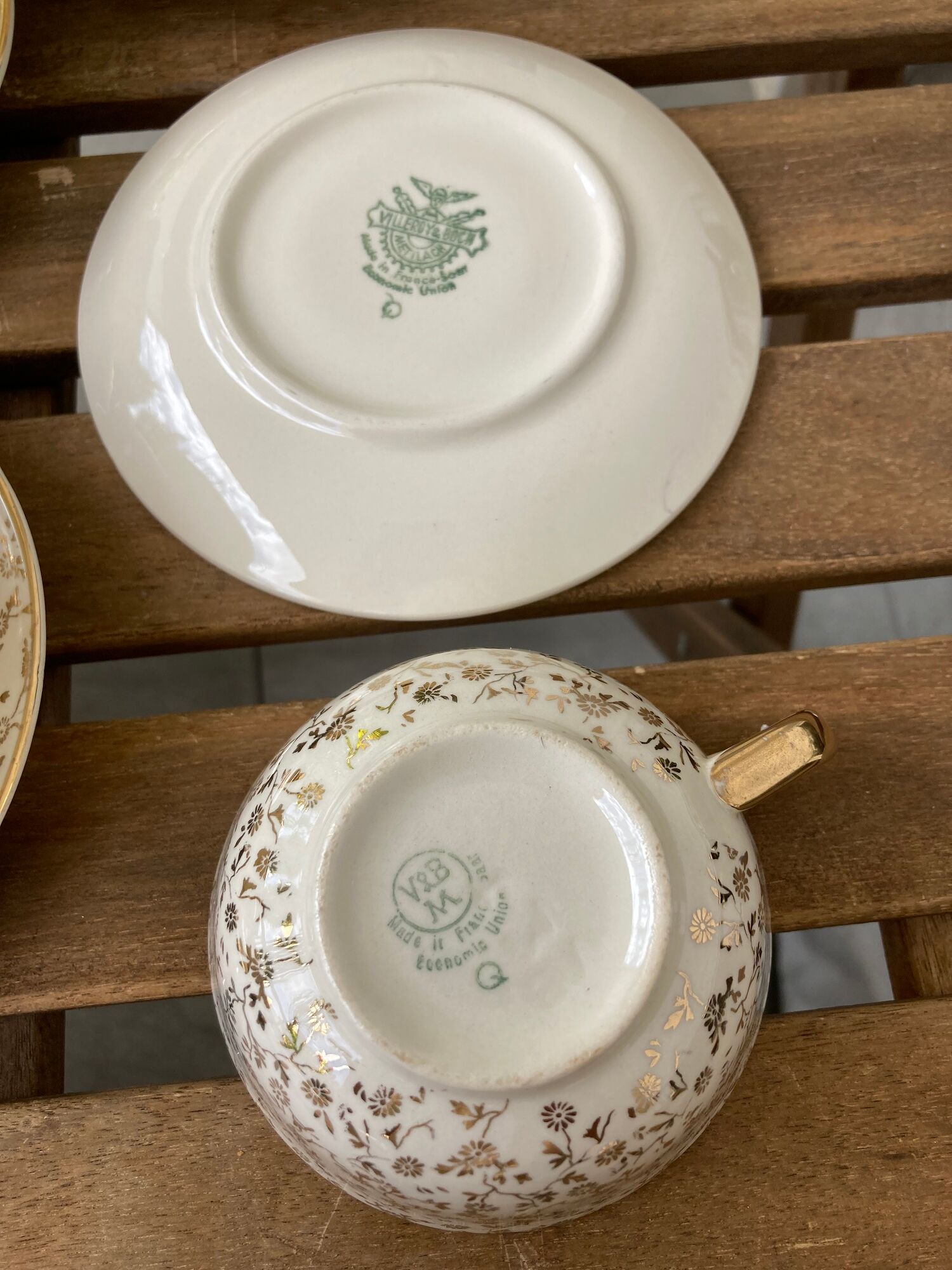 6 cups and sub-cups Villeroy and Boch "little golden flowers" 50s