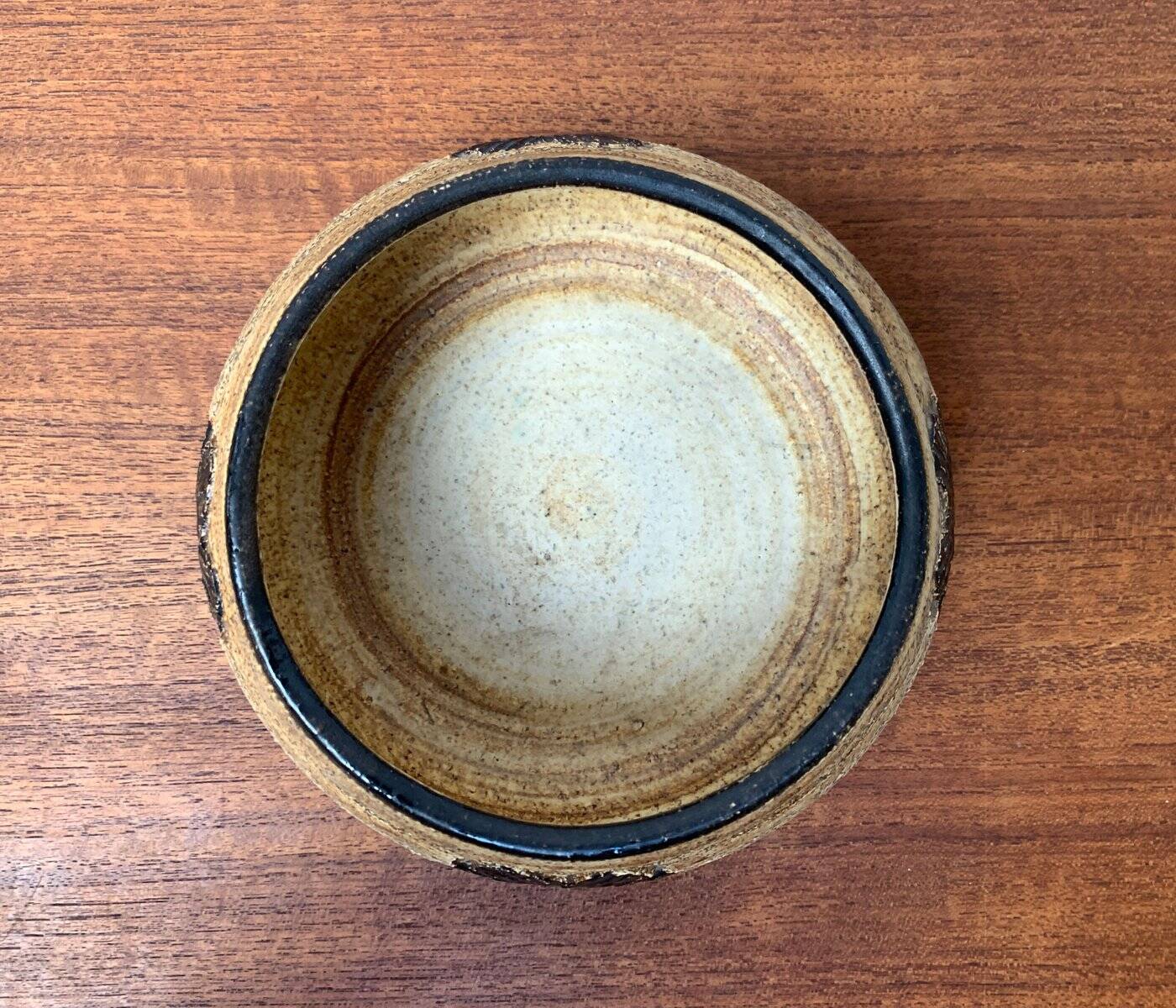 Vintage ceramic bowl by Jette Hellerøe.