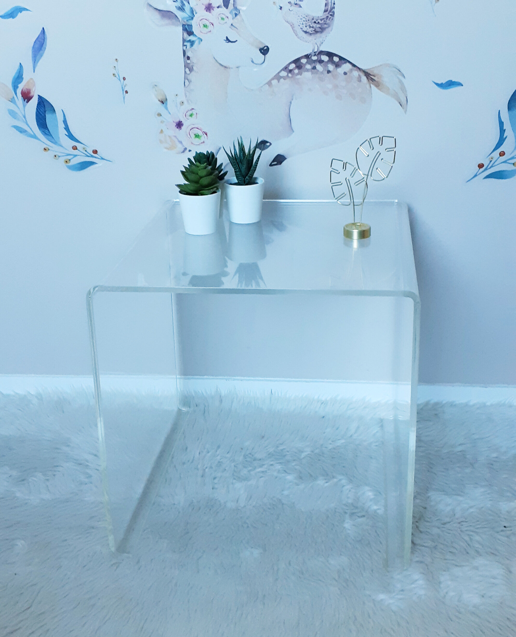 Plexiglas side table 40 x 40 x 40
