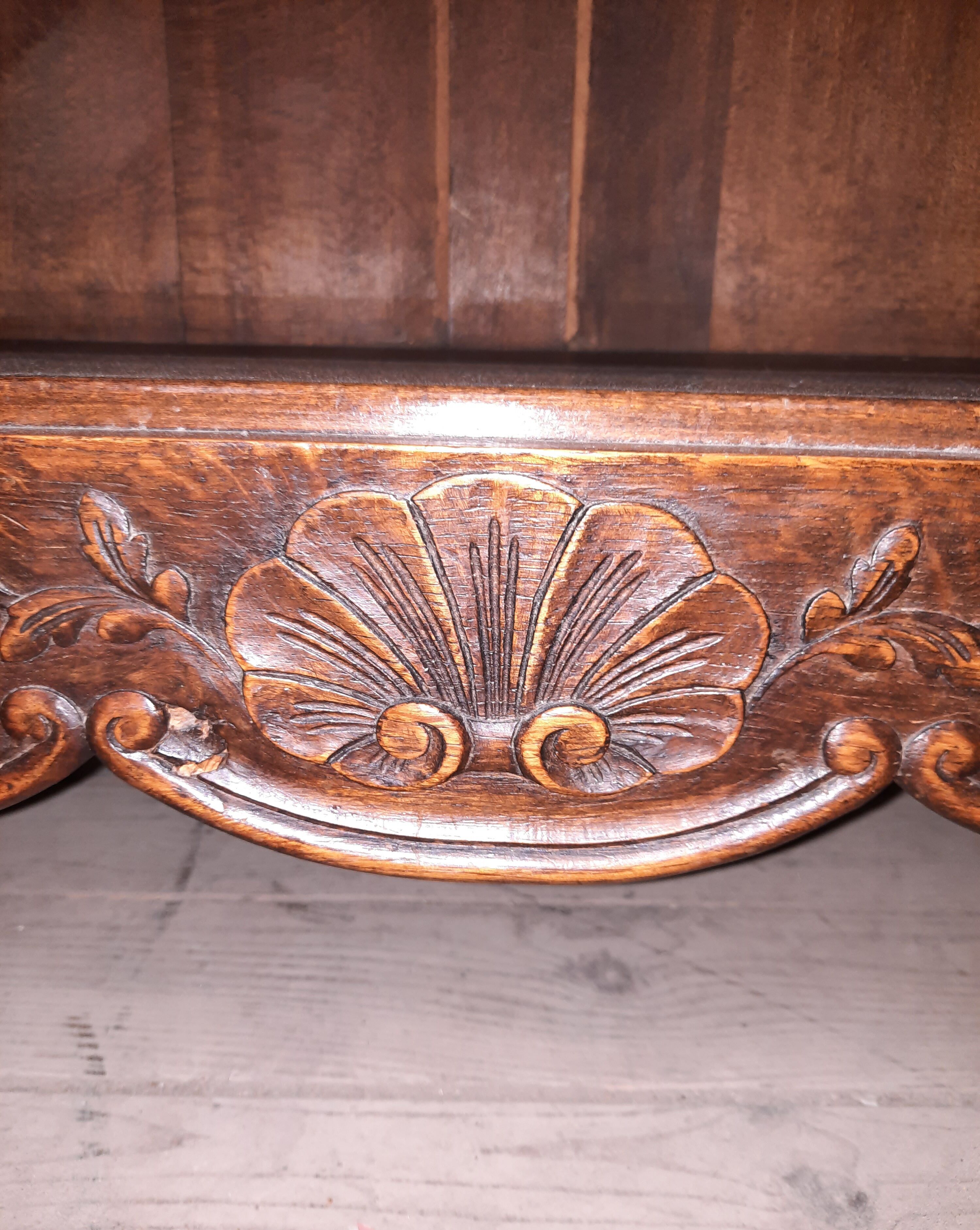 Etagere en chene style Louis XV