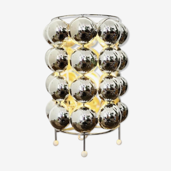 Kinetic lamp bulb kare design