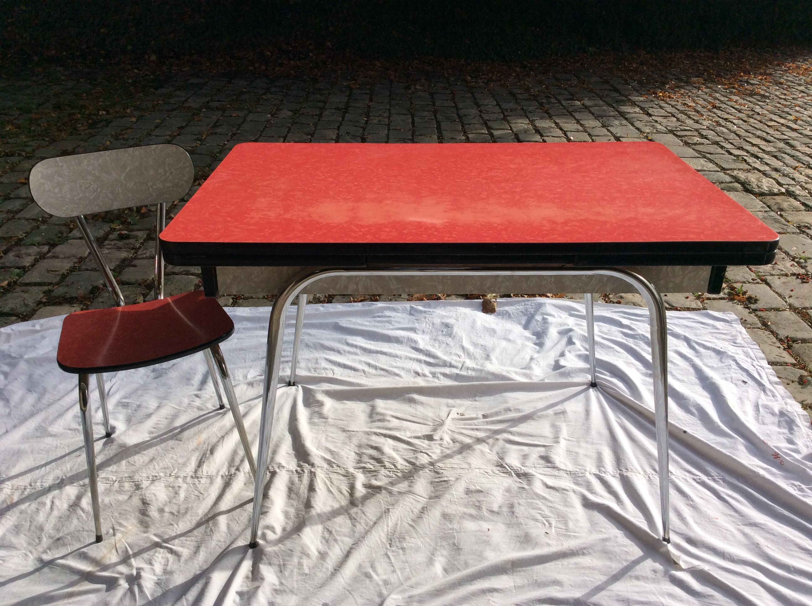 Kitchen 60' + 1 matching Chair table