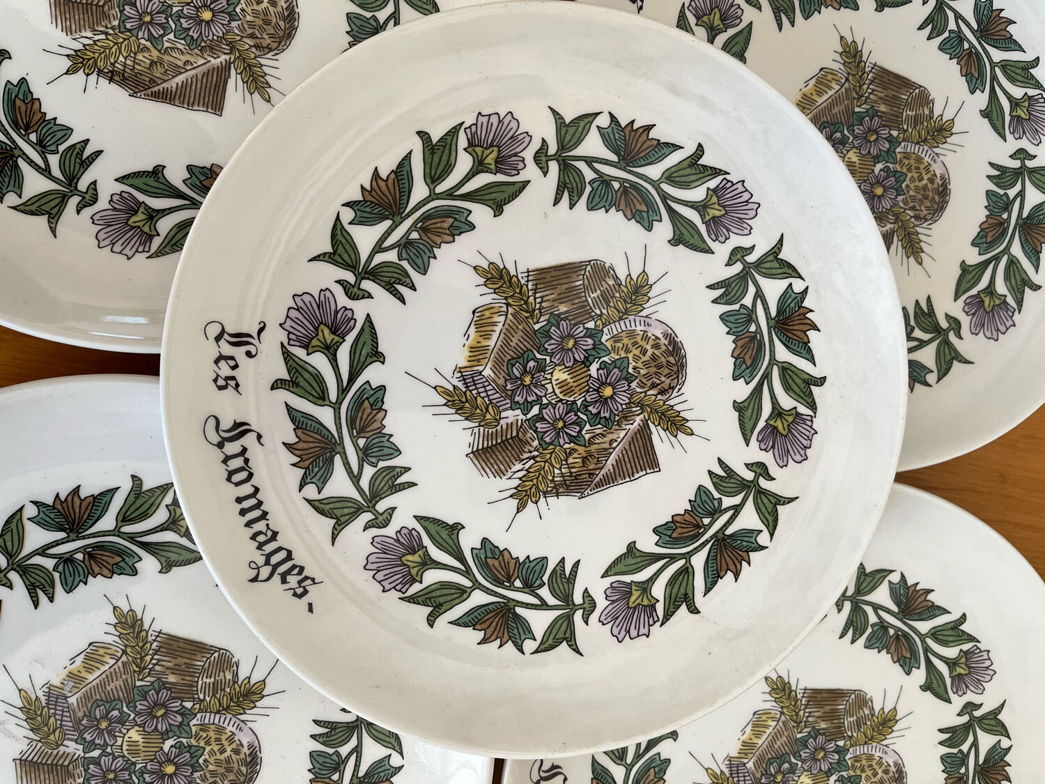 Set of 5 vintage Gien cheese plates