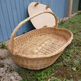 Wicker pastry basket