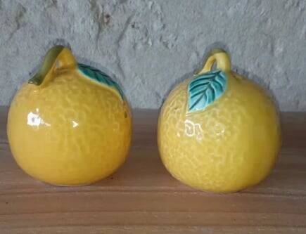 Salt and pepper shakers in earthenware – lemon pattern, 1950s