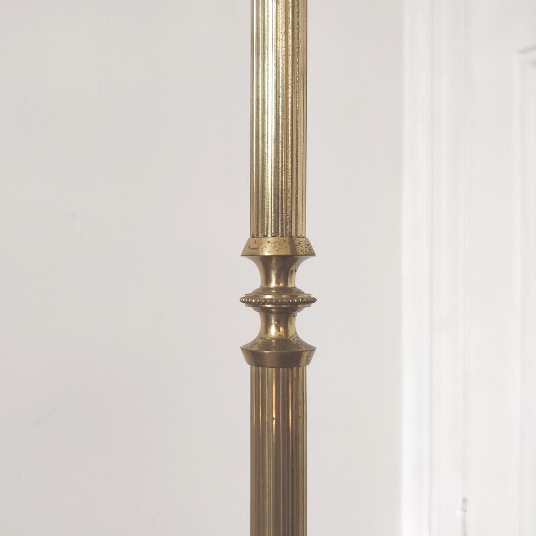Floor lamp in lion head brass and claws