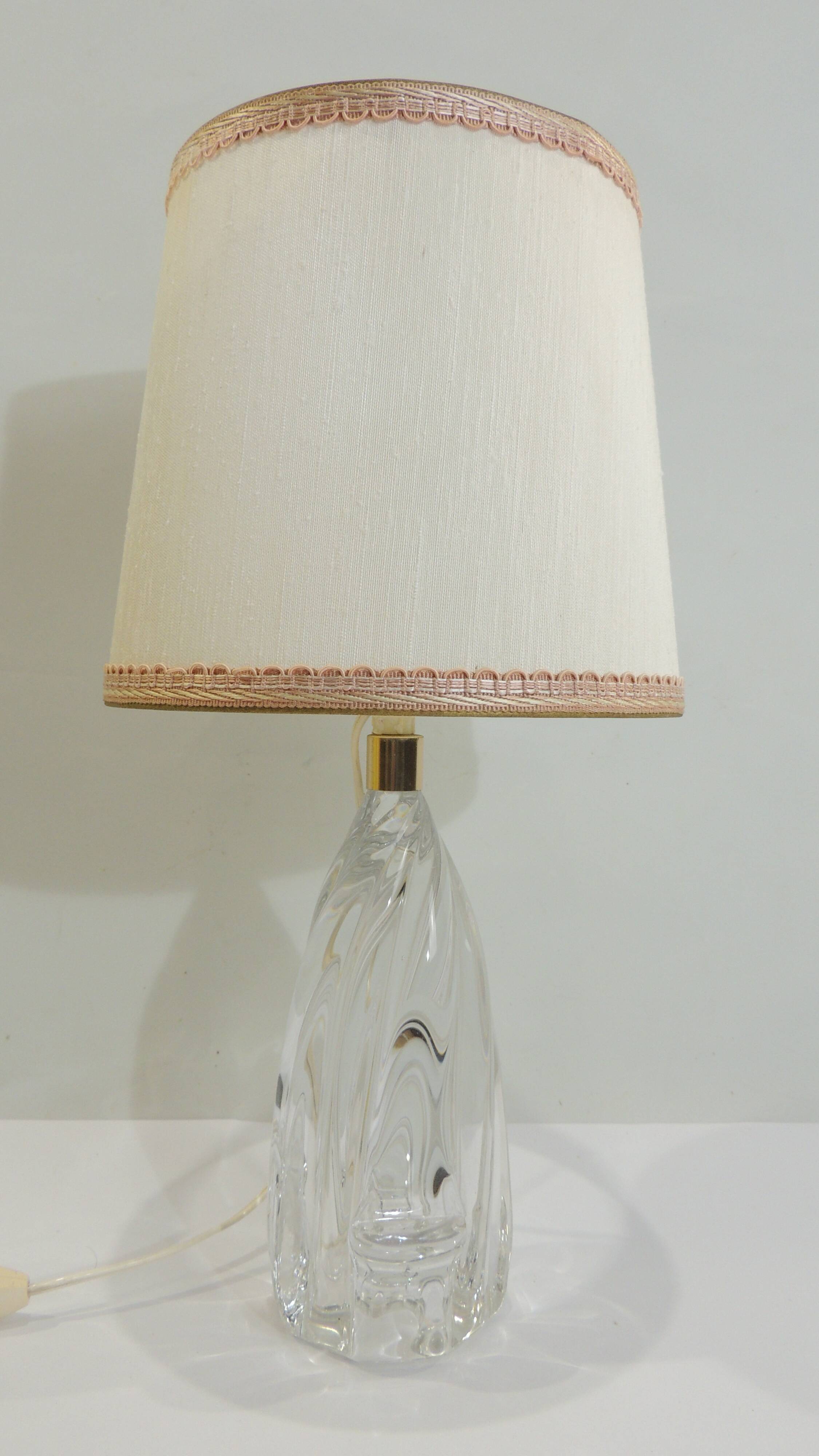 Vintage crystal lamp from the 70s – sculpted base – small table lamp