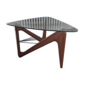 Table basse vintage triangulaire en verre et bois massif, porte-revues 1960