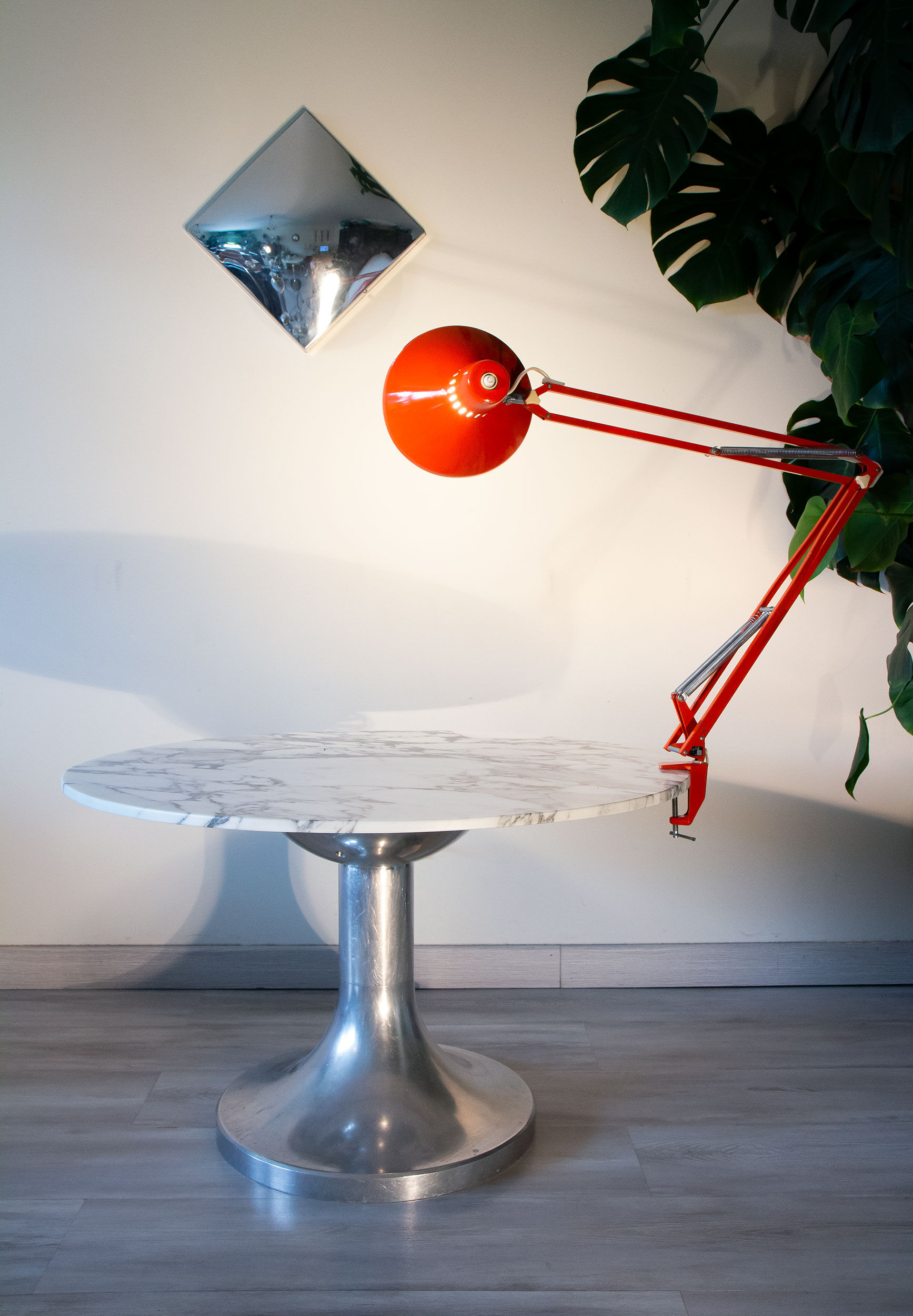 Lampe d'architecte Ledu orange, France 1970