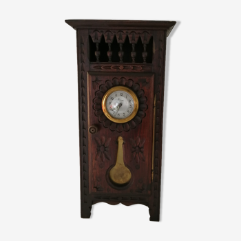 master's furniture for this Breton parquet clock.