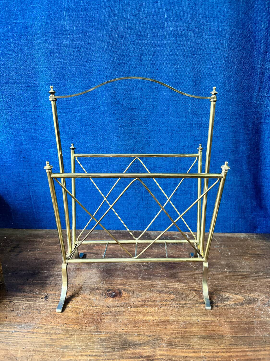 Neoclassical brass magazine rack. Maison Jansen. 1940s.