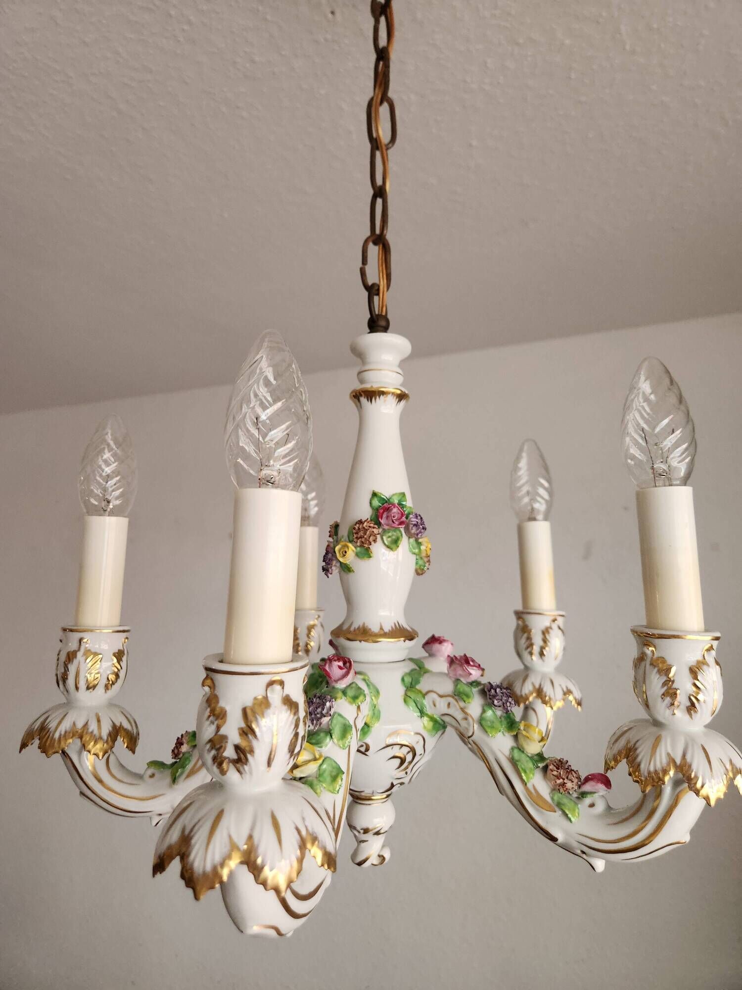 Handgeformt vergoldet vintage Porzellan Kronleuchter Capodimonte 1960er