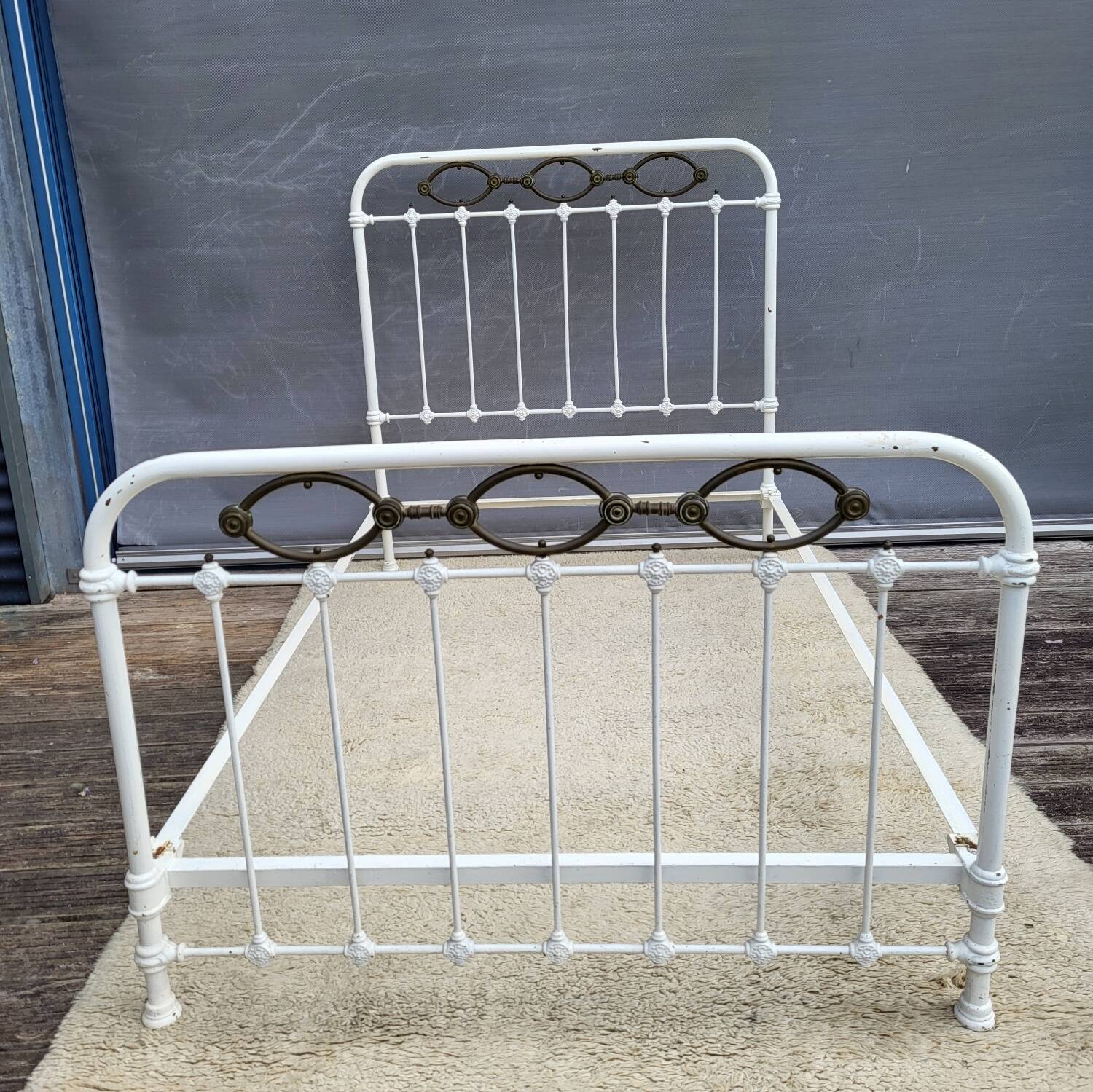 Art Deco brass almond metal bed 120x190