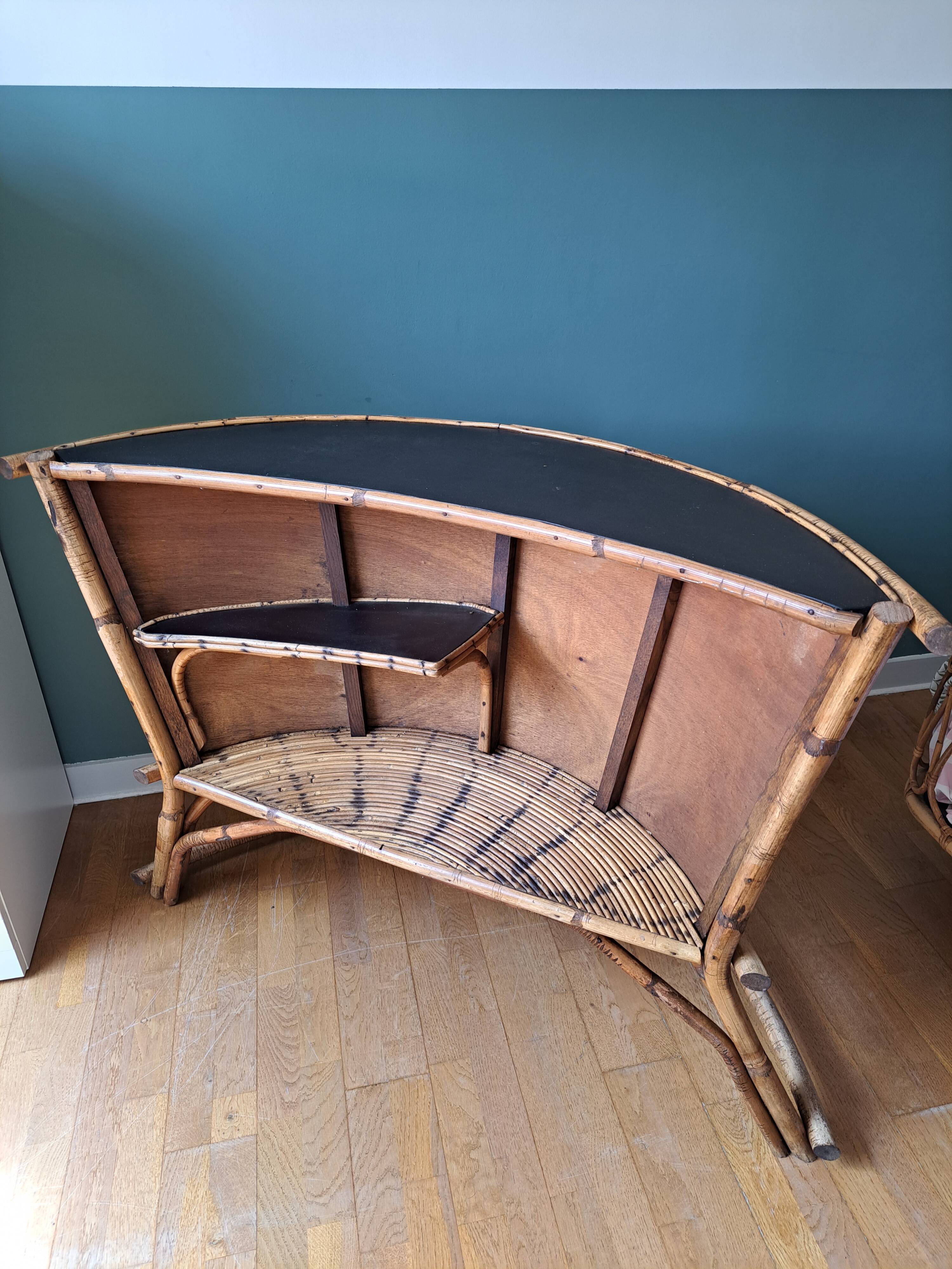 Rattan bar