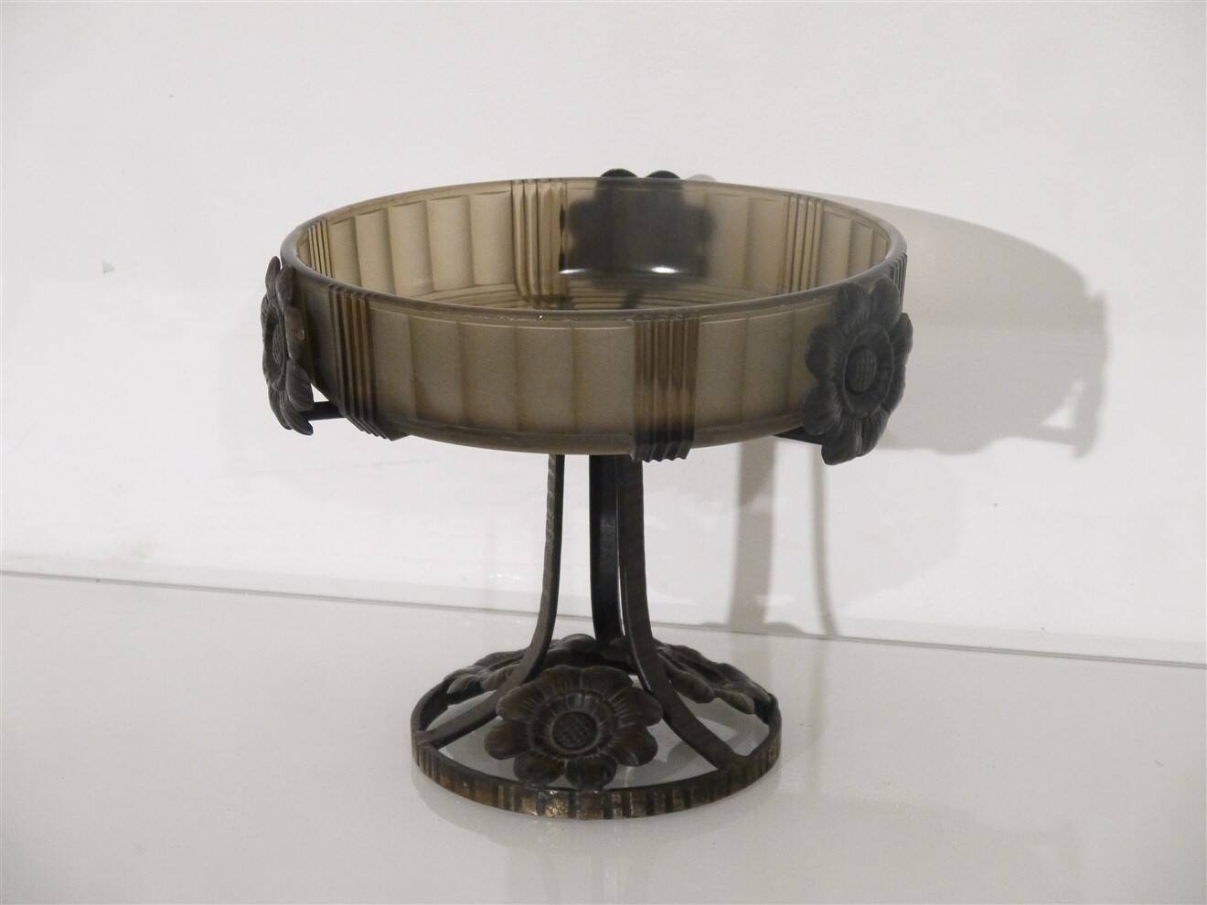 Art Deco coupe in smoked glass and metal by Pierre d'Avesn.