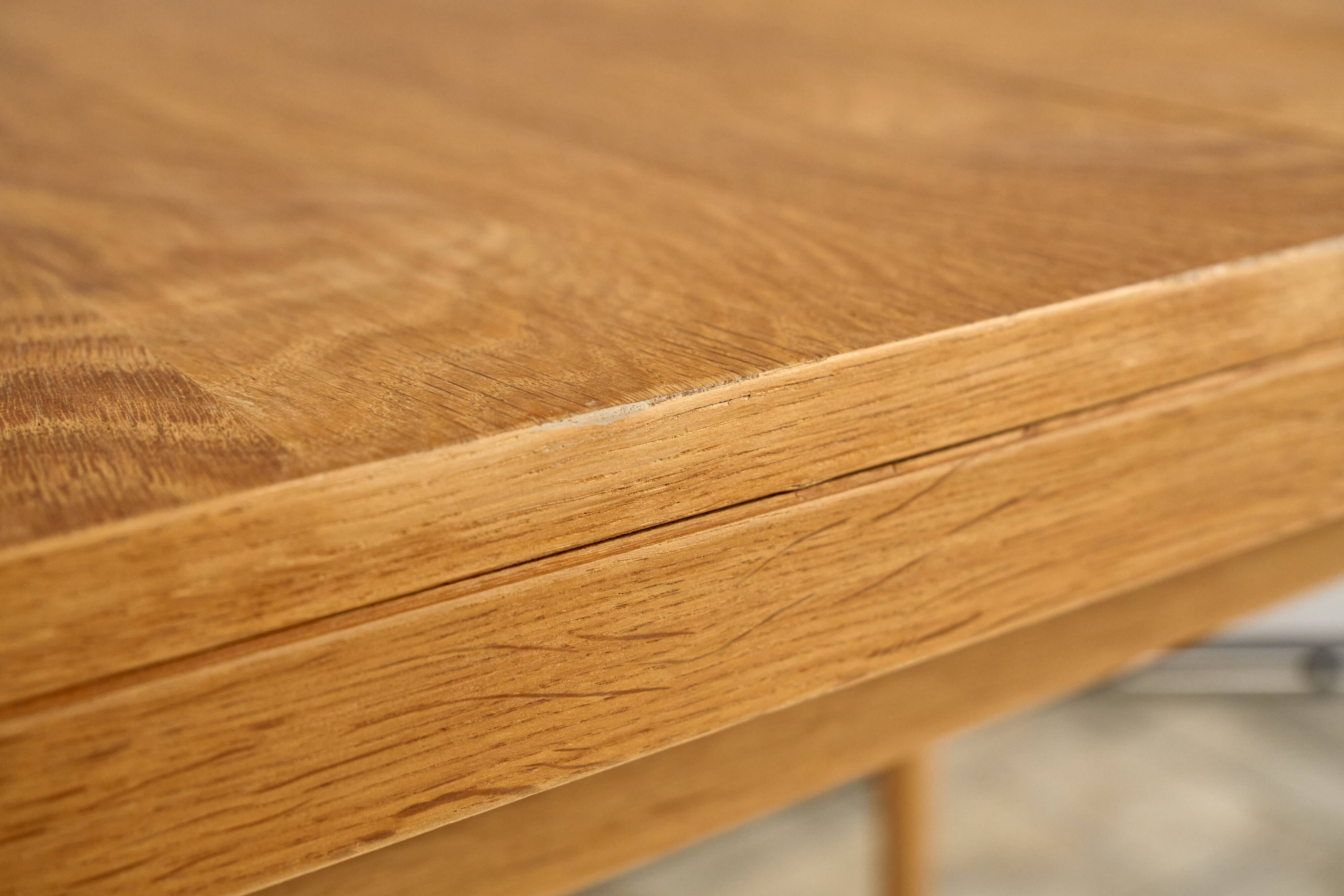 Table à manger extensible en chêne par Jitona, années 1960, Tchécoslovaquie
