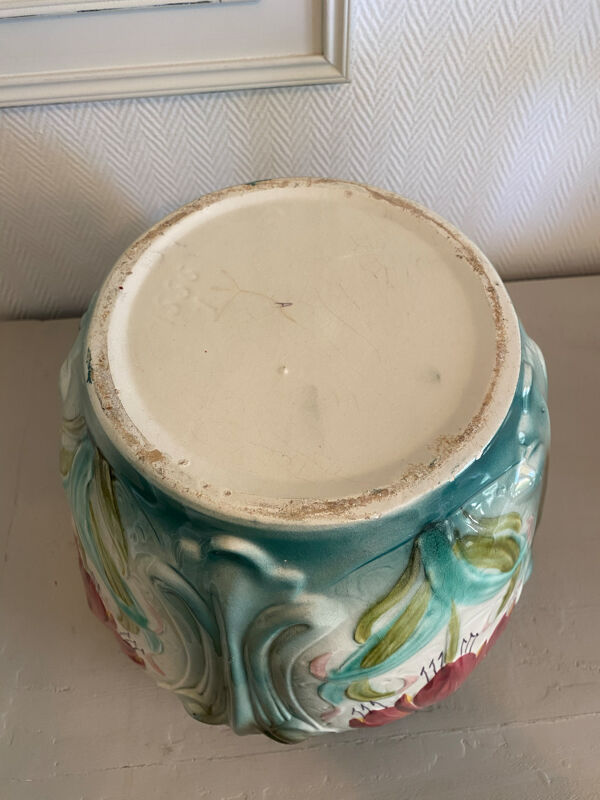 Grand cache-pot ancien en barbotine art nouveau