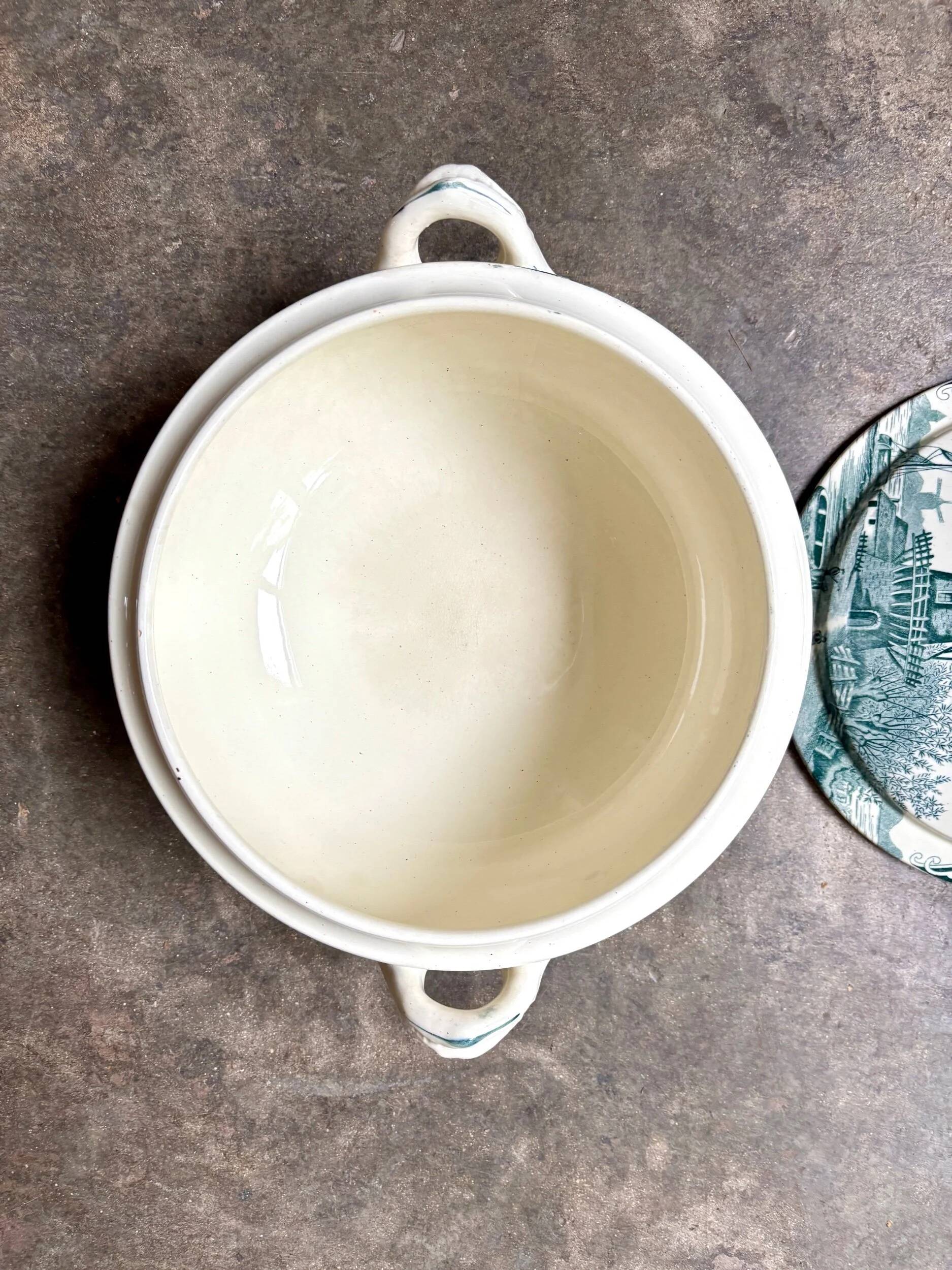 Grande soupière Salins en terre de fer, service "Delft"