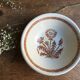 Plat creux motif chardons