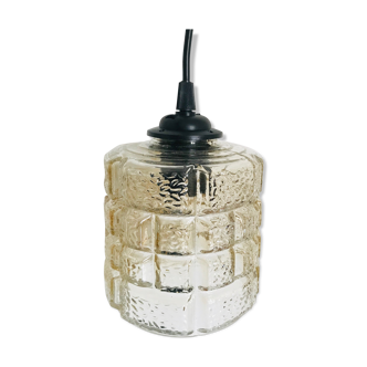 Chiseled glass suspension