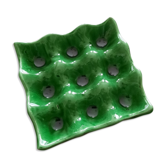 Small egg dish