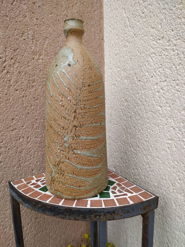 Bouteille en grès au décor de fougère incrustée d'Alain Bernard potier breton