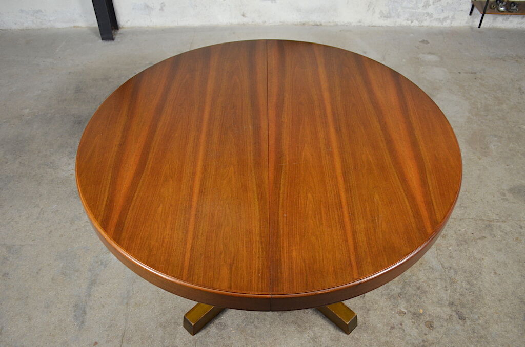 Vero meal table in vintage walnut 1960