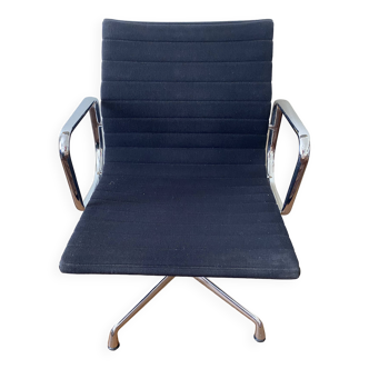 Fauteuil VITRA d’après EAMES