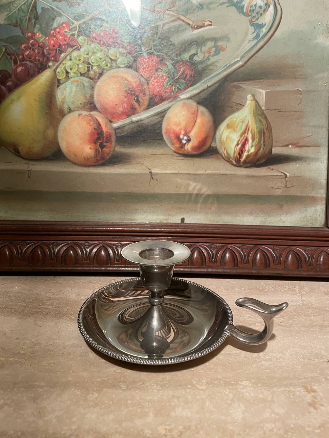 Silver metal thumb candle holder