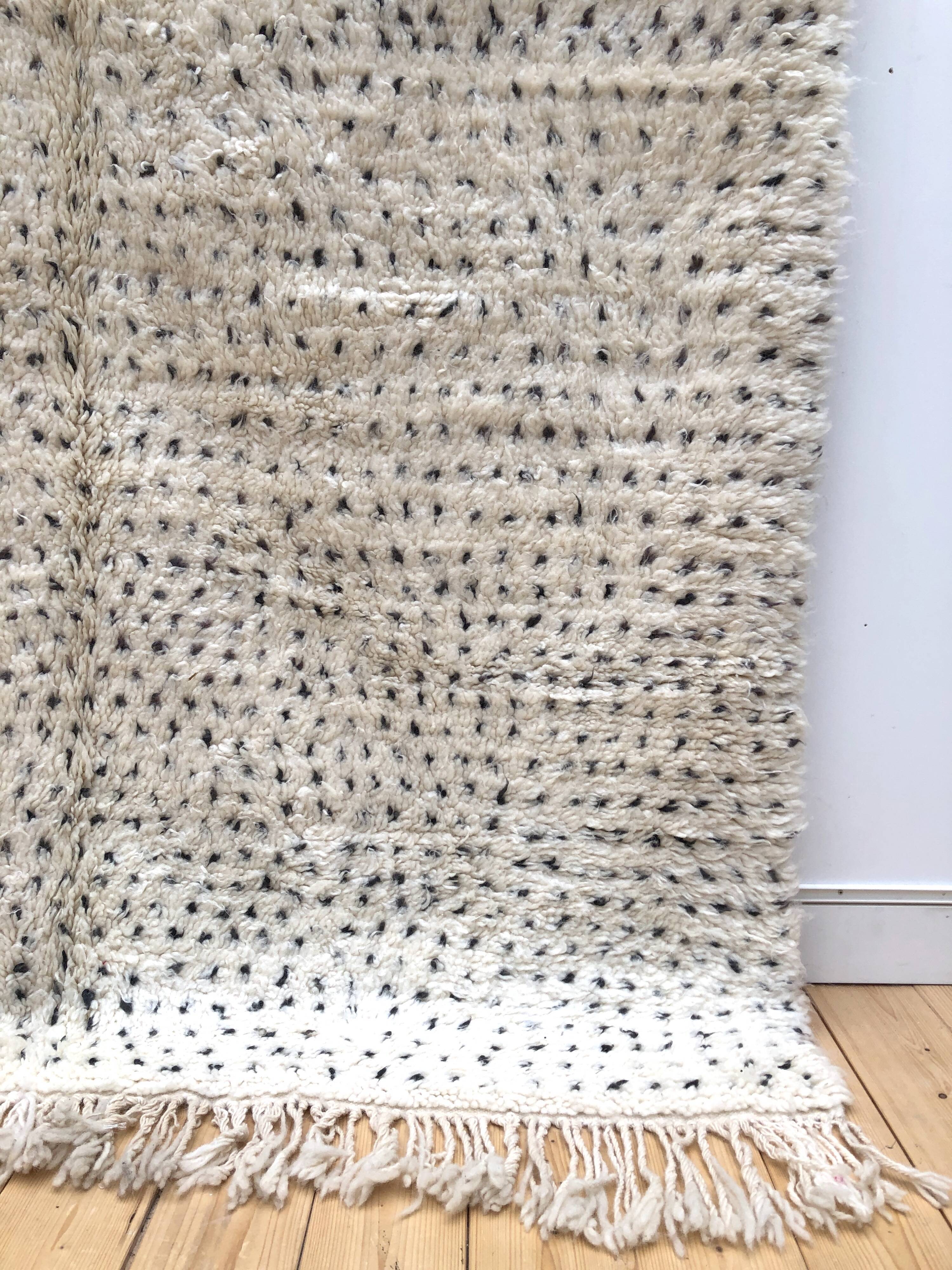 Moroccan Berber carpet Marmoucha with polka dots anthracite grey 2, 78x1, 66m