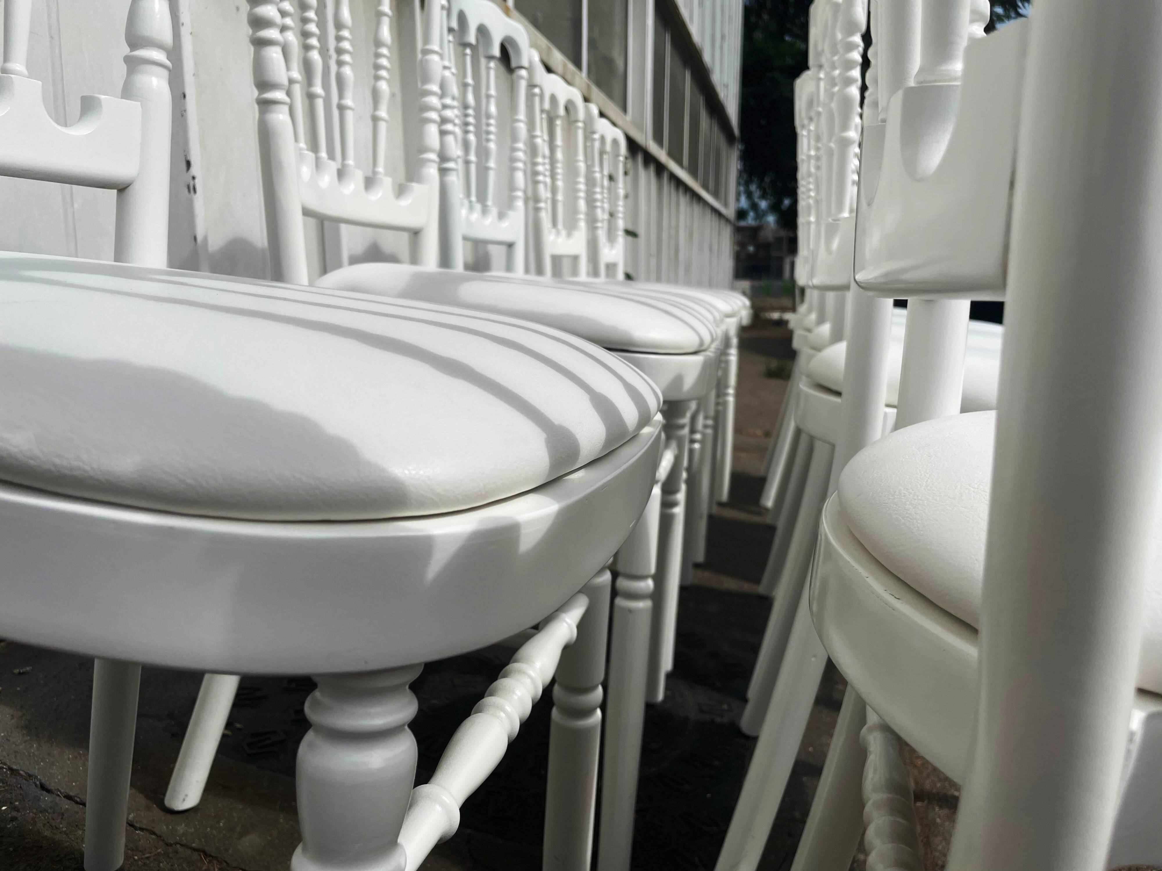 Suite de 10 chaises Napoléon III